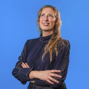  Gillian Howell